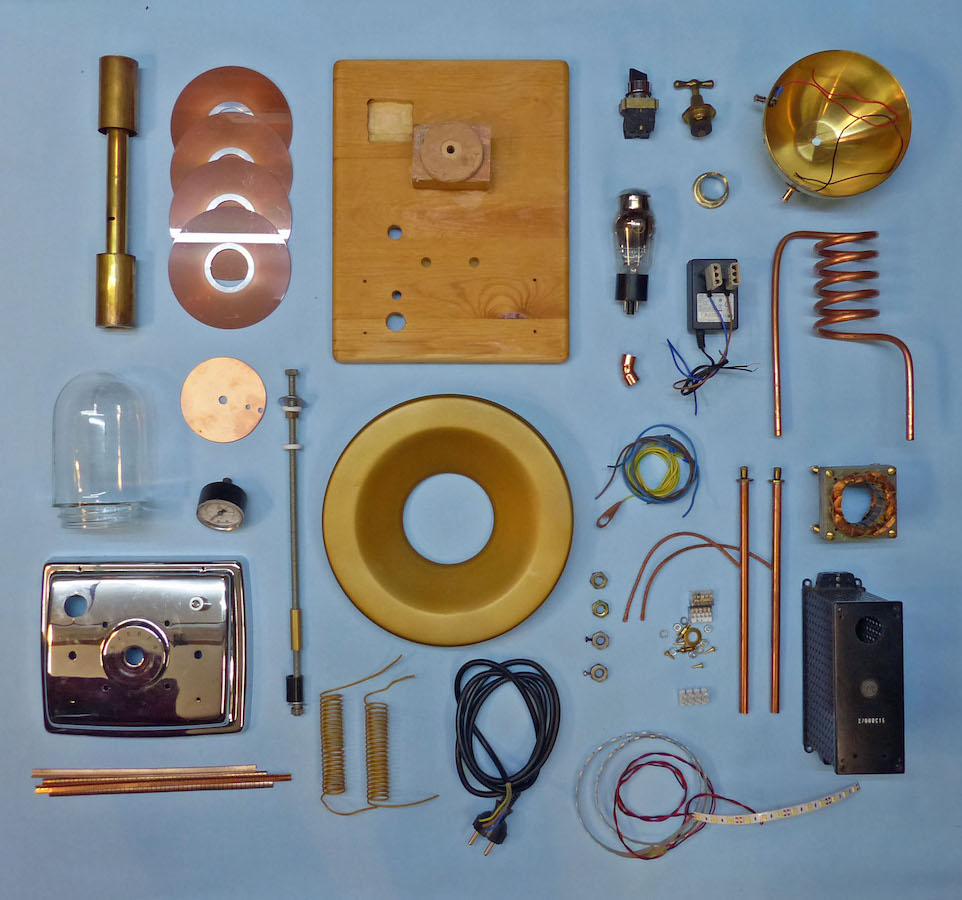 Steampunk Lamp 97 parts.jpg
